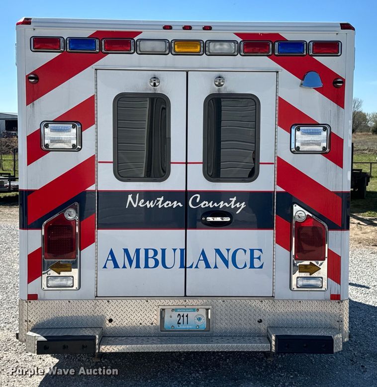 image for item ND9127 2014 Chevrolet Express 4500 ambulance