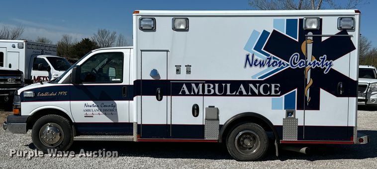 image for item ND9127 2014 Chevrolet Express 4500 ambulance