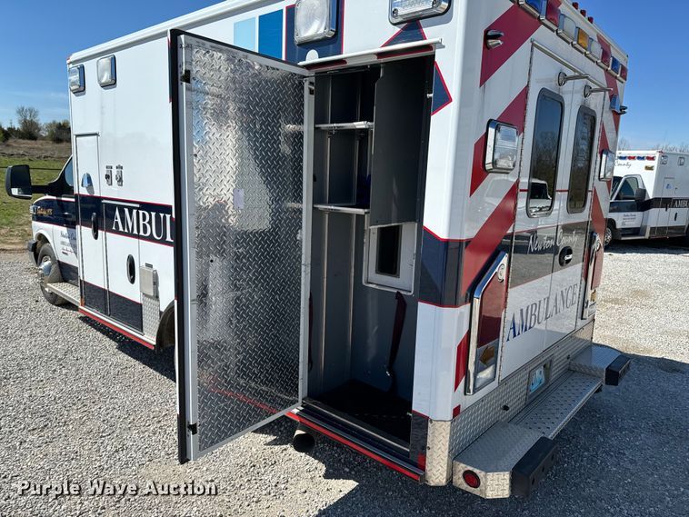 image for item ND9127 2014 Chevrolet Express 4500 ambulance
