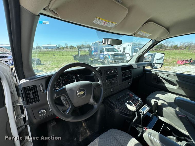image for item ND9127 2014 Chevrolet Express 4500 ambulance