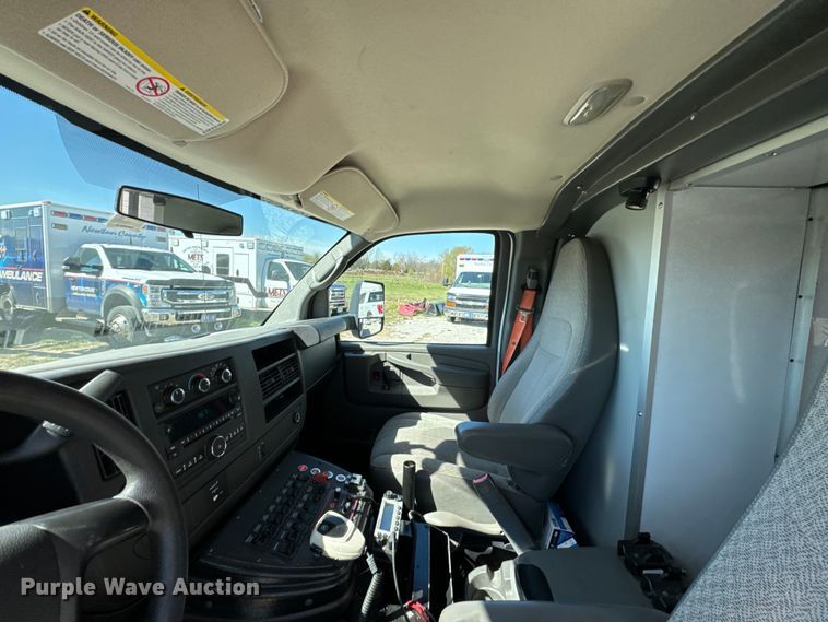 image for item ND9127 2014 Chevrolet Express 4500 ambulance