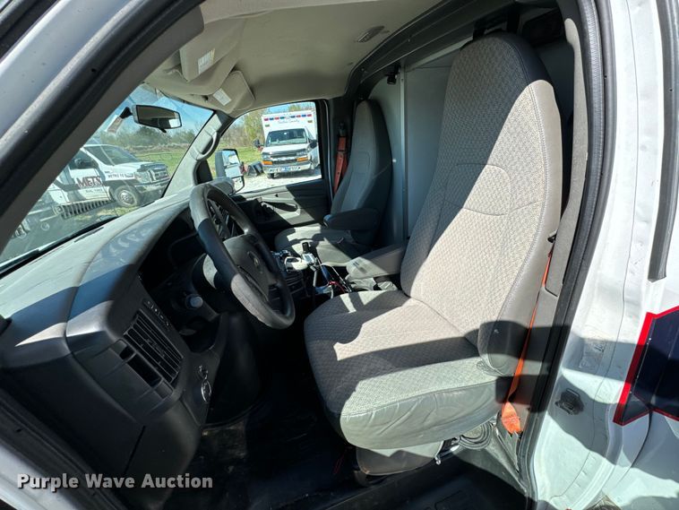 image for item ND9127 2014 Chevrolet Express 4500 ambulance