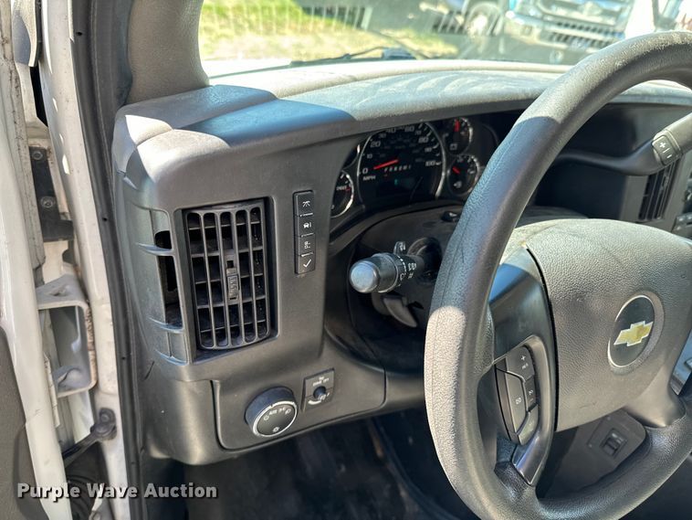 image for item ND9127 2014 Chevrolet Express 4500 ambulance