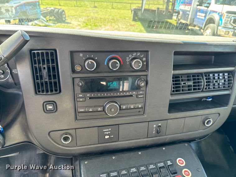 image for item ND9127 2014 Chevrolet Express 4500 ambulance