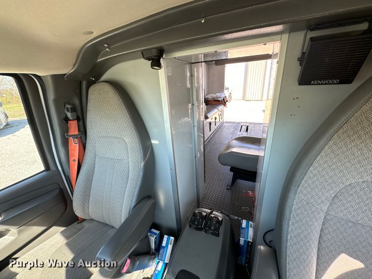 image for item ND9127 2014 Chevrolet Express 4500 ambulance