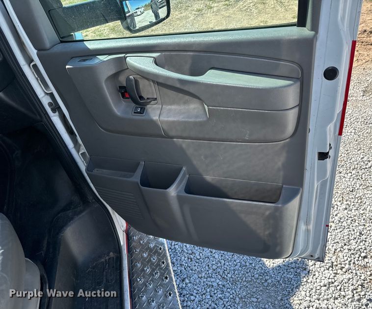 image for item ND9127 2014 Chevrolet Express 4500 ambulance