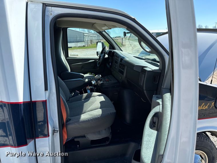 image for item ND9127 2014 Chevrolet Express 4500 ambulance