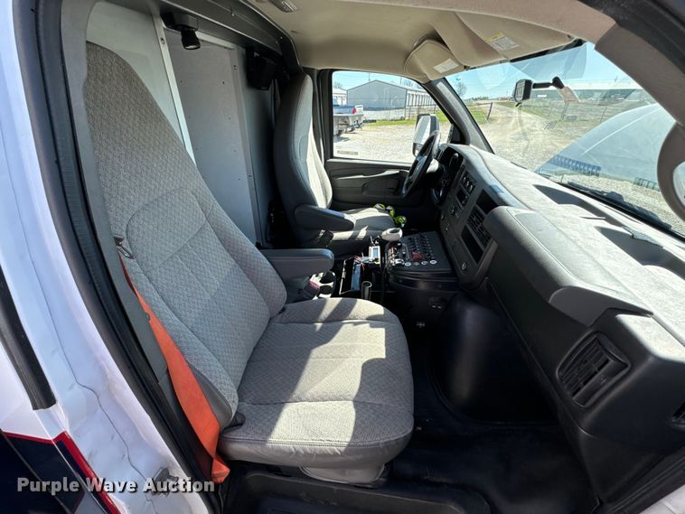 image for item ND9127 2014 Chevrolet Express 4500 ambulance