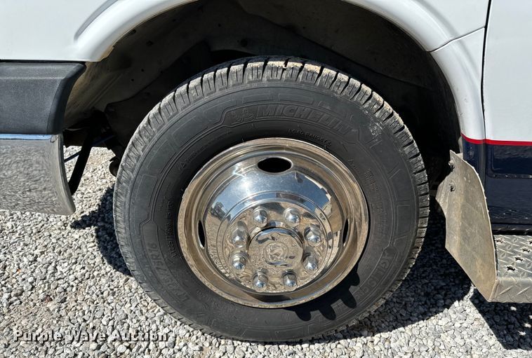 image for item ND9127 2014 Chevrolet Express 4500 ambulance