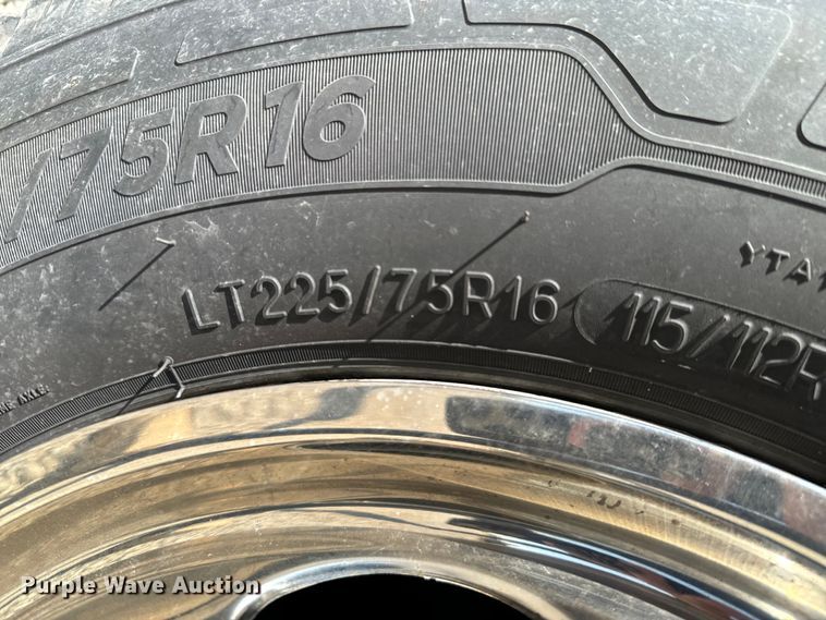 image for item ND9127 2014 Chevrolet Express 4500 ambulance