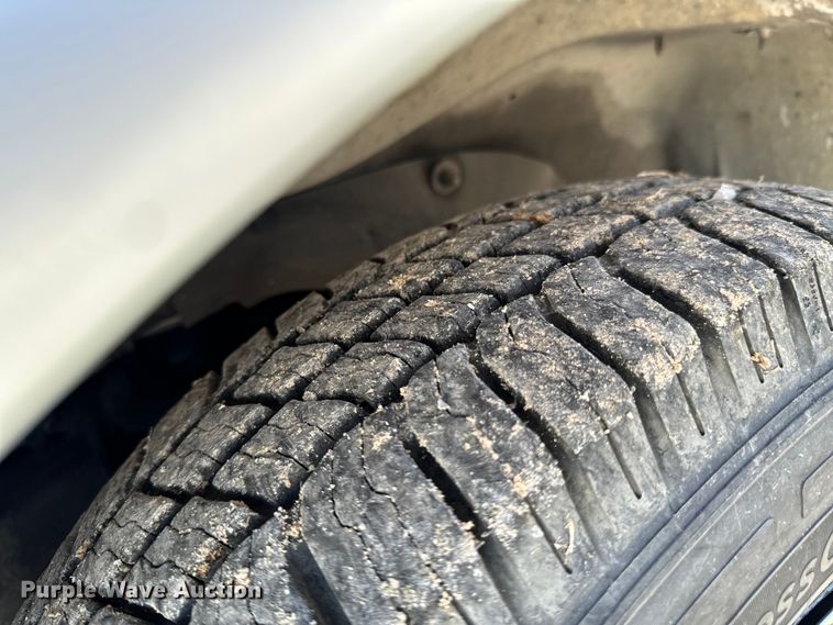 image for item ND9127 2014 Chevrolet Express 4500 ambulance