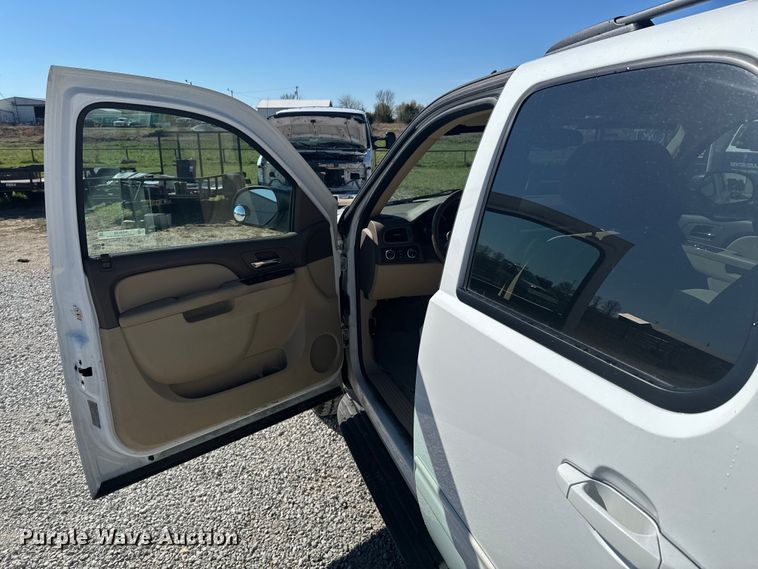 image for item ND9128 2011 GMC Yukon SUV