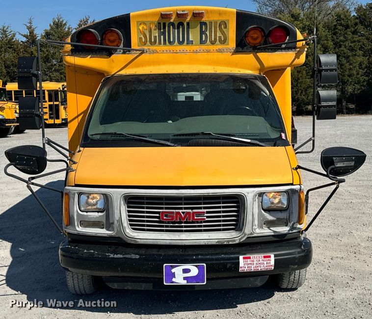 image for item ND9138 1999 GMC Savana 3500 school bus