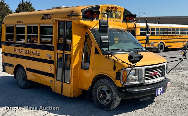 image for item ND9138 1999 GMC Savana 3500 school bus