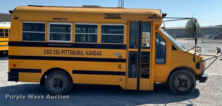 image for item ND9138 1999 GMC Savana 3500 school bus