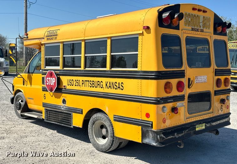 image for item ND9138 1999 GMC Savana 3500 school bus
