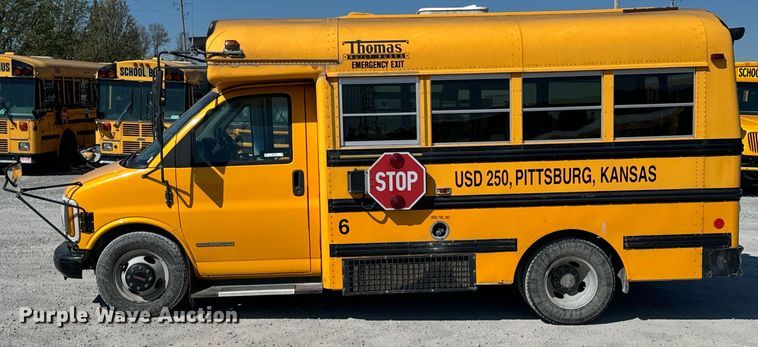 image for item ND9138 1999 GMC Savana 3500 school bus