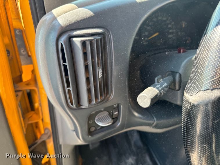 image for item ND9138 1999 GMC Savana 3500 school bus