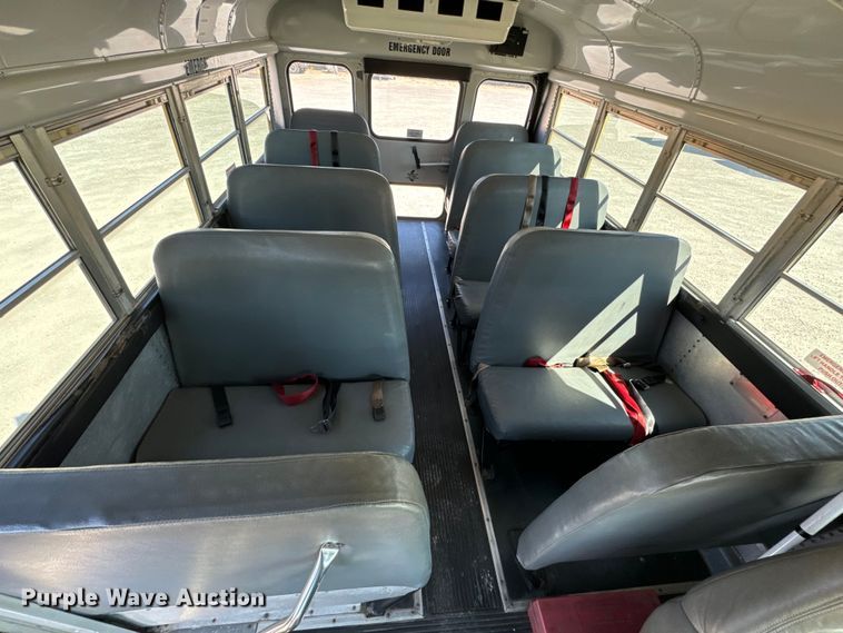 image for item ND9138 1999 GMC Savana 3500 school bus