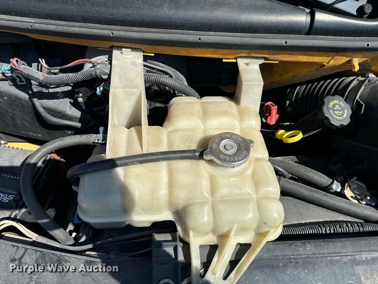 image for item ND9138 1999 GMC Savana 3500 school bus