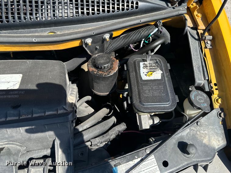 image for item ND9138 1999 GMC Savana 3500 school bus