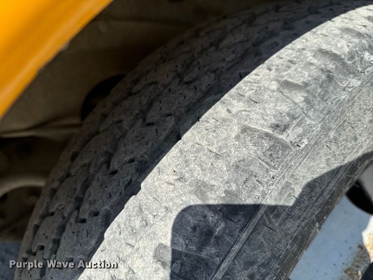 image for item ND9138 1999 GMC Savana 3500 school bus