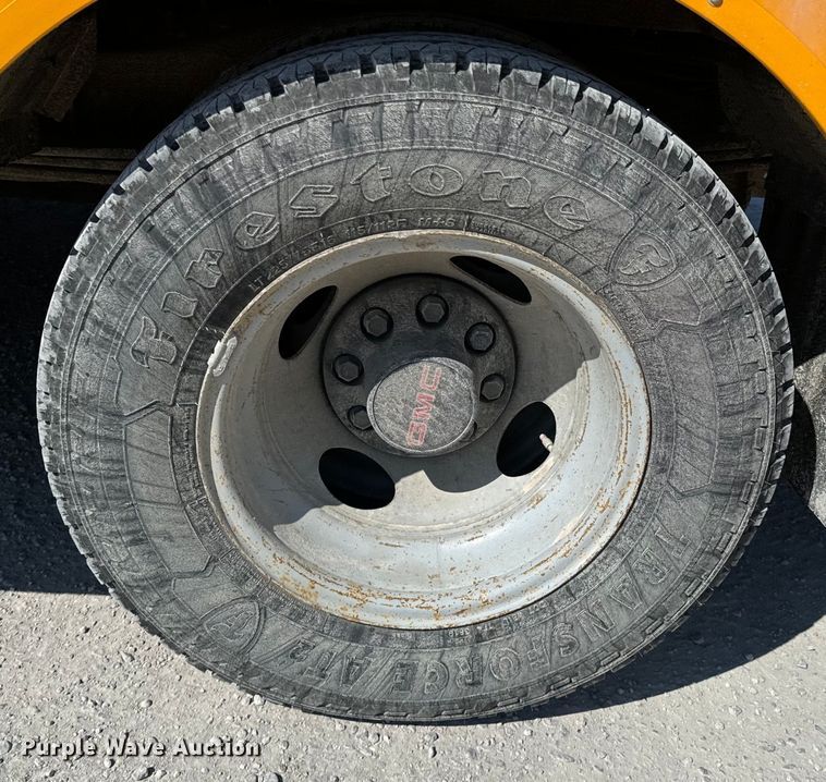 image for item ND9138 1999 GMC Savana 3500 school bus