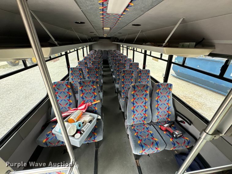 image for item ND9154 2007 Chevrolet C5500 shuttle bus