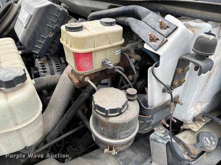 image for item ND9154 2007 Chevrolet C5500 shuttle bus