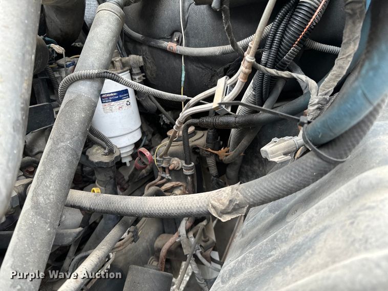 image for item ND9154 2007 Chevrolet C5500 shuttle bus