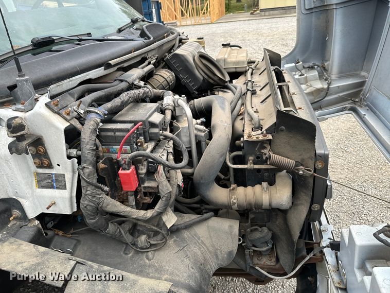 image for item ND9154 2007 Chevrolet C5500 shuttle bus