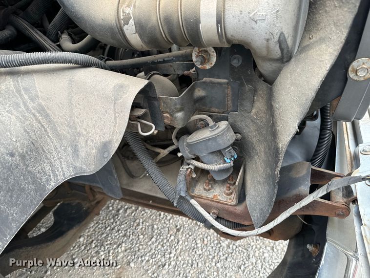 image for item ND9154 2007 Chevrolet C5500 shuttle bus