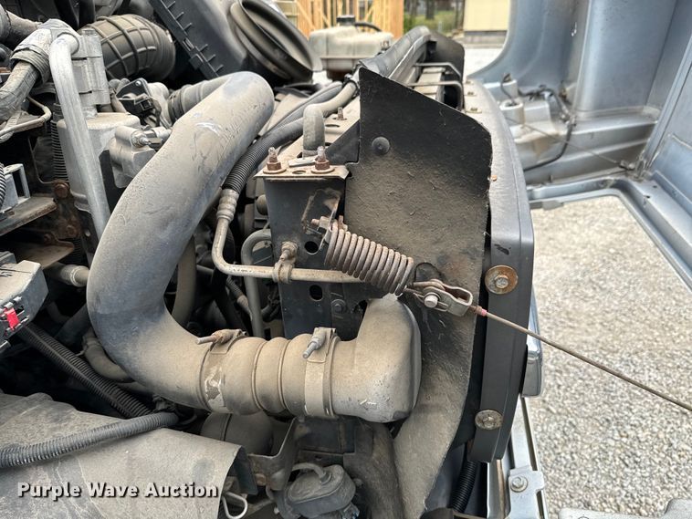 image for item ND9154 2007 Chevrolet C5500 shuttle bus