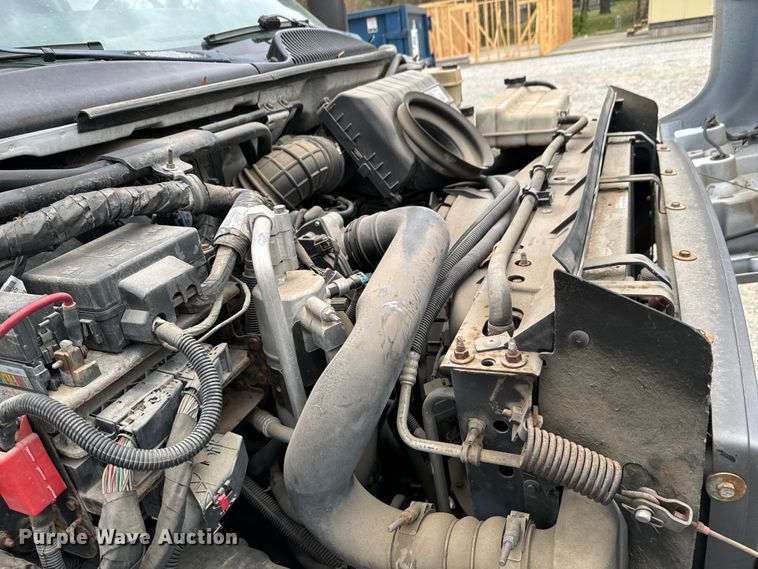 image for item ND9154 2007 Chevrolet C5500 shuttle bus