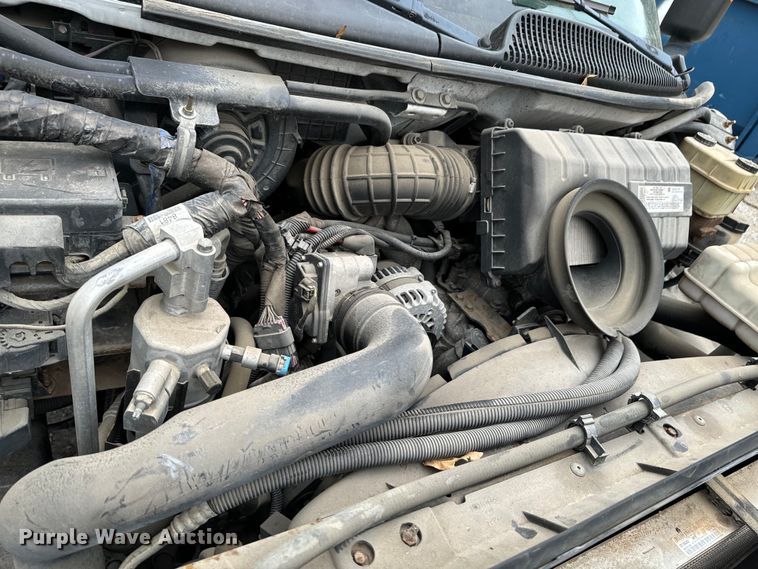 image for item ND9154 2007 Chevrolet C5500 shuttle bus