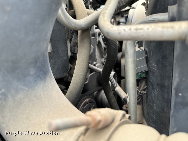 image for item ND9154 2007 Chevrolet C5500 shuttle bus