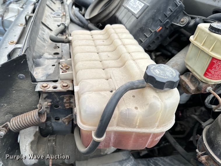 image for item ND9155 2007 Chevrolet C5500 shuttle bus