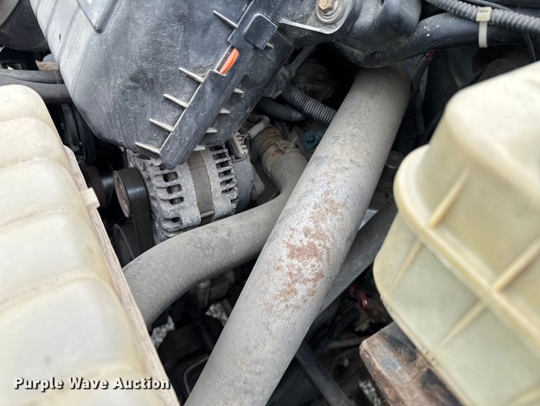 image for item ND9155 2007 Chevrolet C5500 shuttle bus