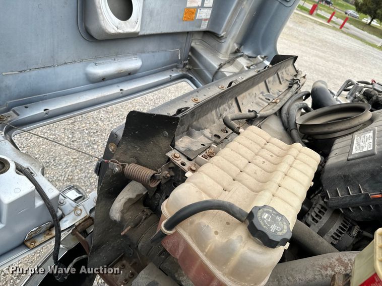 image for item ND9155 2007 Chevrolet C5500 shuttle bus