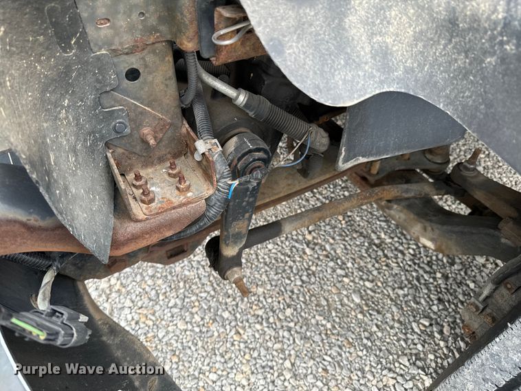 image for item ND9155 2007 Chevrolet C5500 shuttle bus