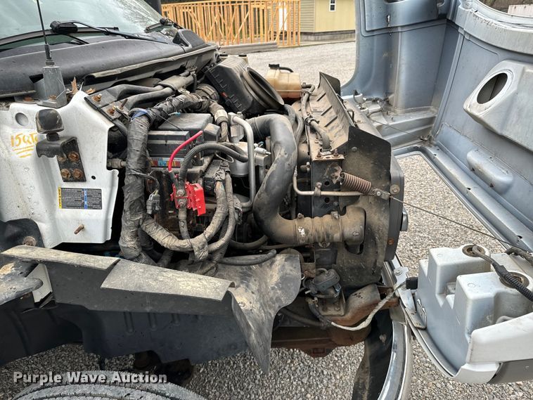 image for item ND9155 2007 Chevrolet C5500 shuttle bus