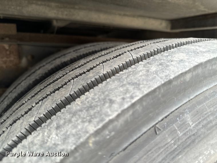 image for item ND9155 2007 Chevrolet C5500 shuttle bus