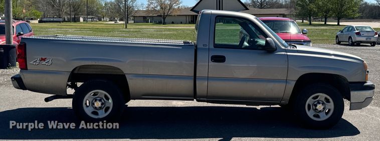 image for item ND9175 2003 Chevrolet Silverado 1500 pickup truck