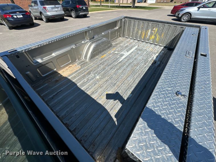 image for item ND9175 2003 Chevrolet Silverado 1500 pickup truck