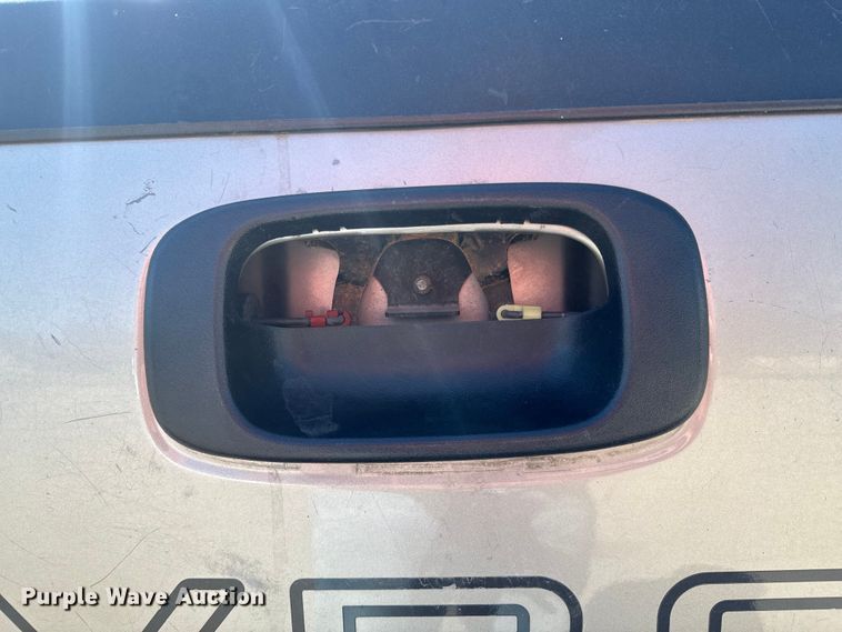 image for item ND9175 2003 Chevrolet Silverado 1500 pickup truck