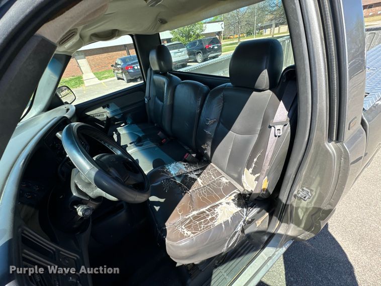 image for item ND9175 2003 Chevrolet Silverado 1500 pickup truck