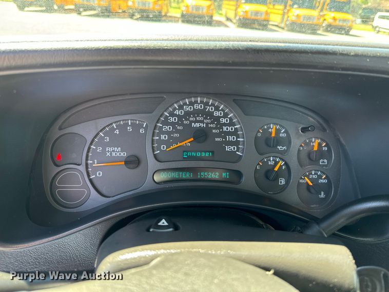 image for item ND9175 2003 Chevrolet Silverado 1500 pickup truck