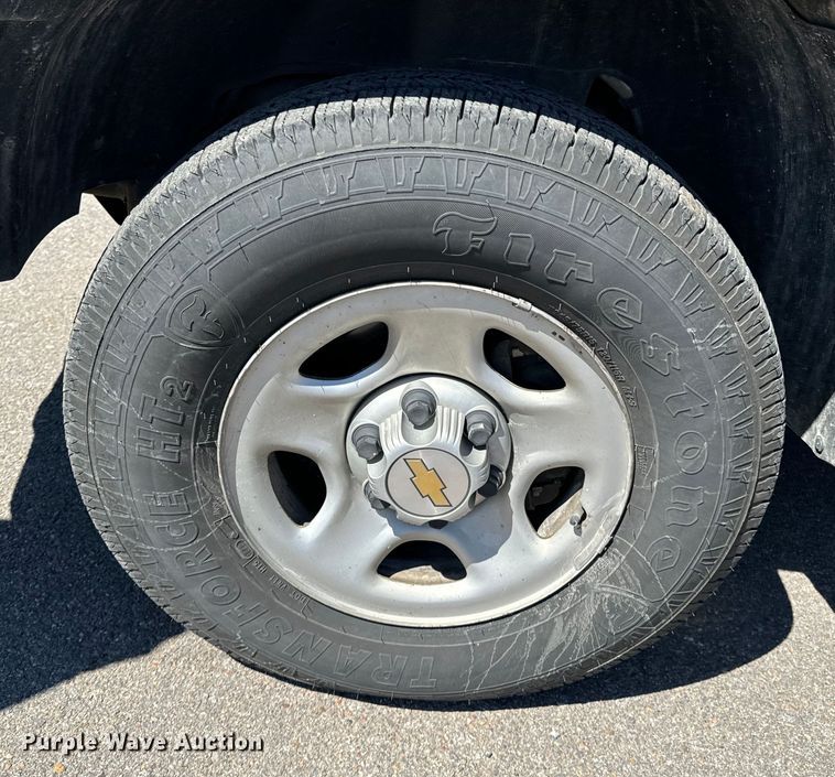 image for item ND9175 2003 Chevrolet Silverado 1500 pickup truck