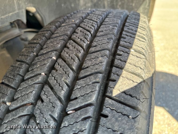 image for item ND9175 2003 Chevrolet Silverado 1500 pickup truck