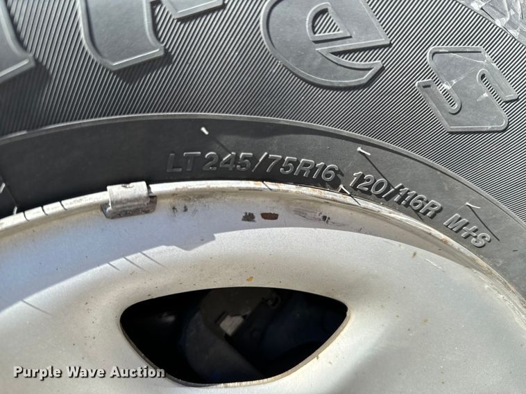 image for item ND9175 2003 Chevrolet Silverado 1500 pickup truck